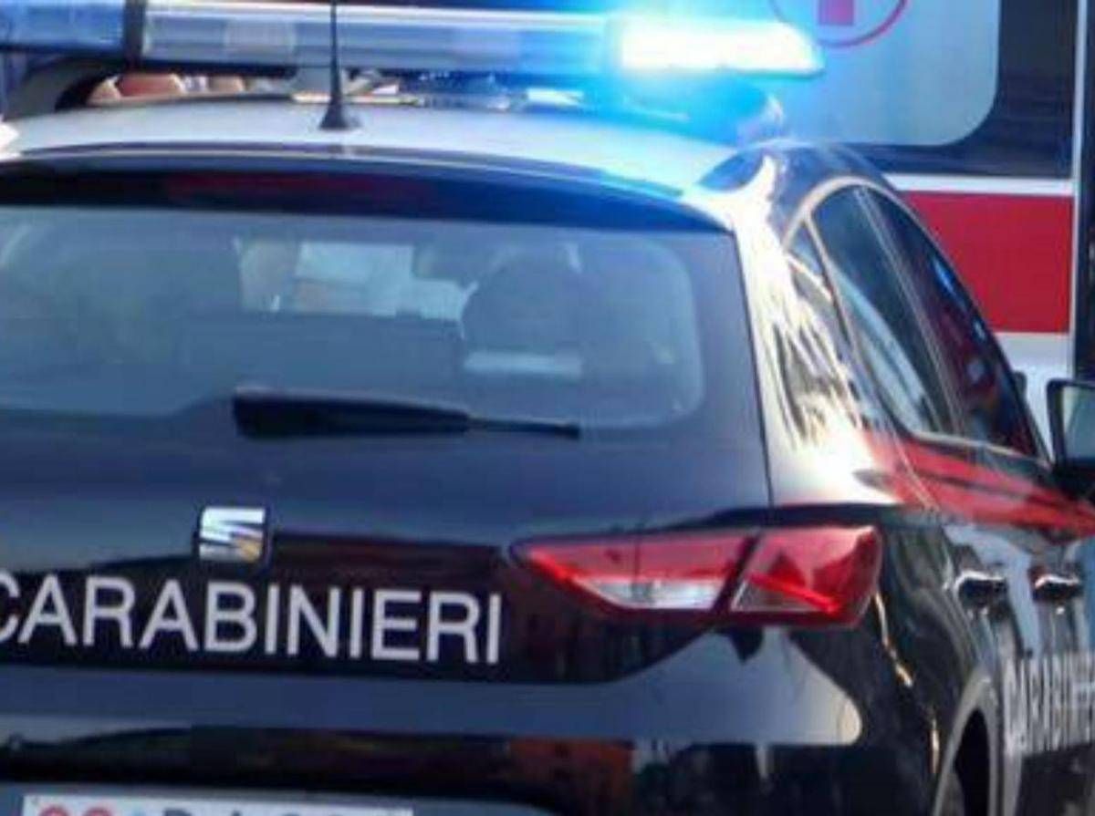 https://www.quotidianodelsud.it/wp-content/uploads/2026/08/carabinieri-ambulanza24-fg-3-5-239449438-koxb-1280x960-web.jpeg