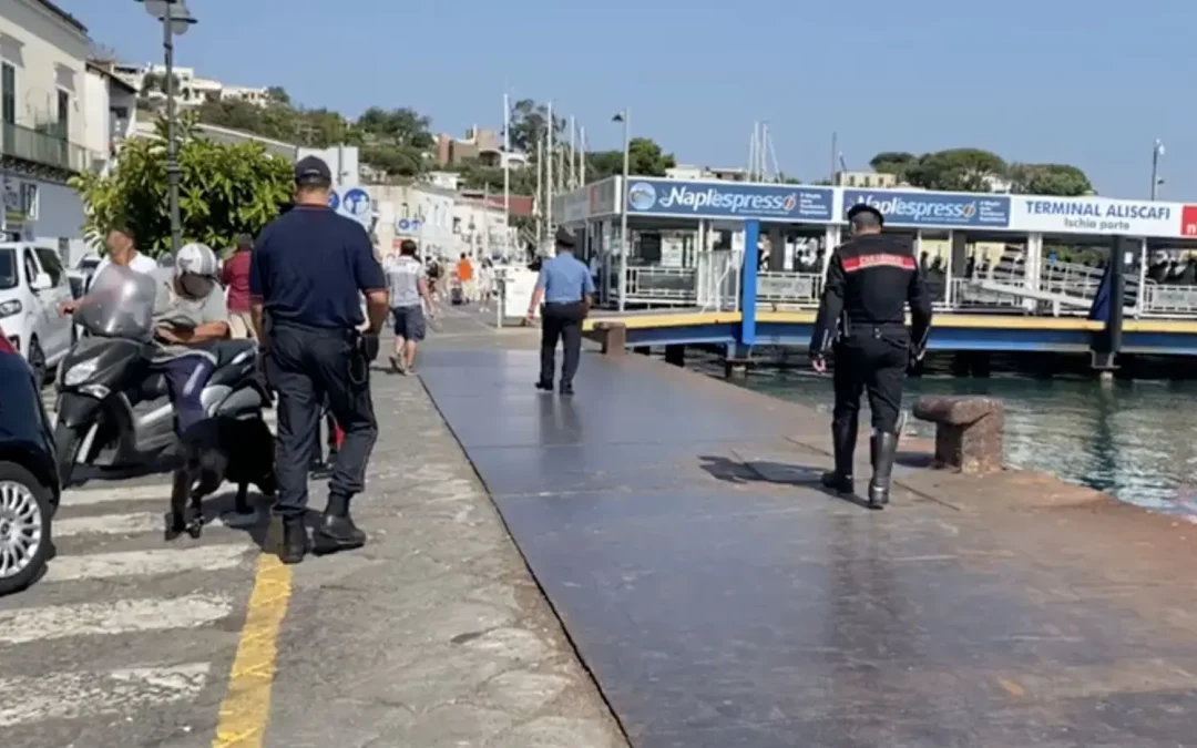 Documenti falsi e truffa, volto “noto” della tv arrestato a Ischia