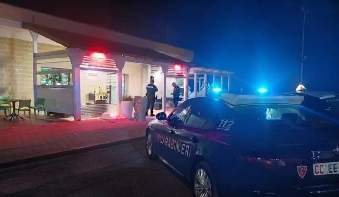 Furto a Presicce-Acquarica: sfondano ingresso bar con auto rubata