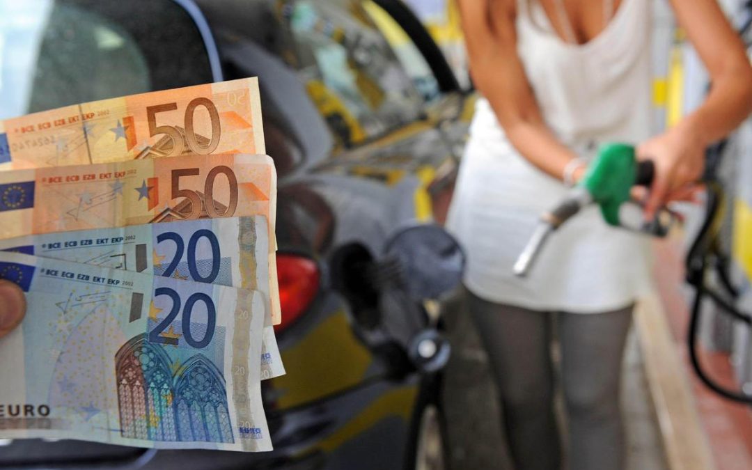 Caro carburanti, caccia alle risorse: extra-gettito Iva non risolverebbe nodo coperture