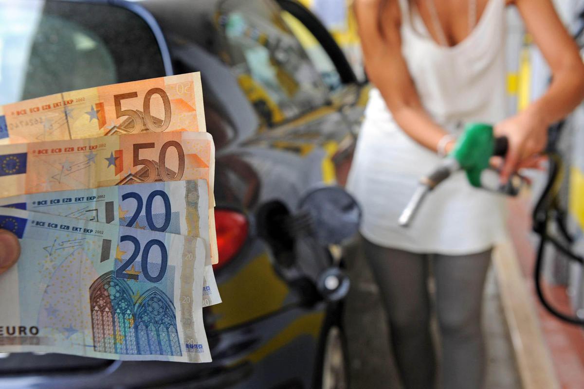 https://www.quotidianodelsud.it/wp-content/uploads/2026/08/carovita-e-aumenti-del-costo-della-benzina.jpeg