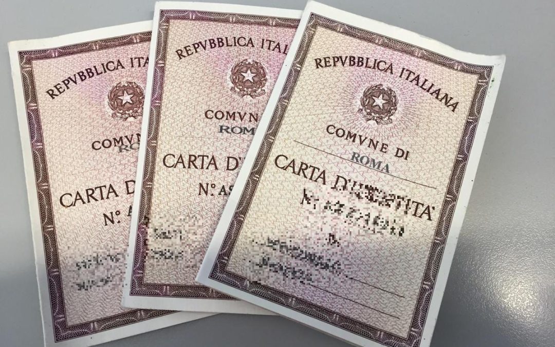 Carta d’identità cartacea, stop per l’espatrio: cosa cambia e chi deve fare la Cie