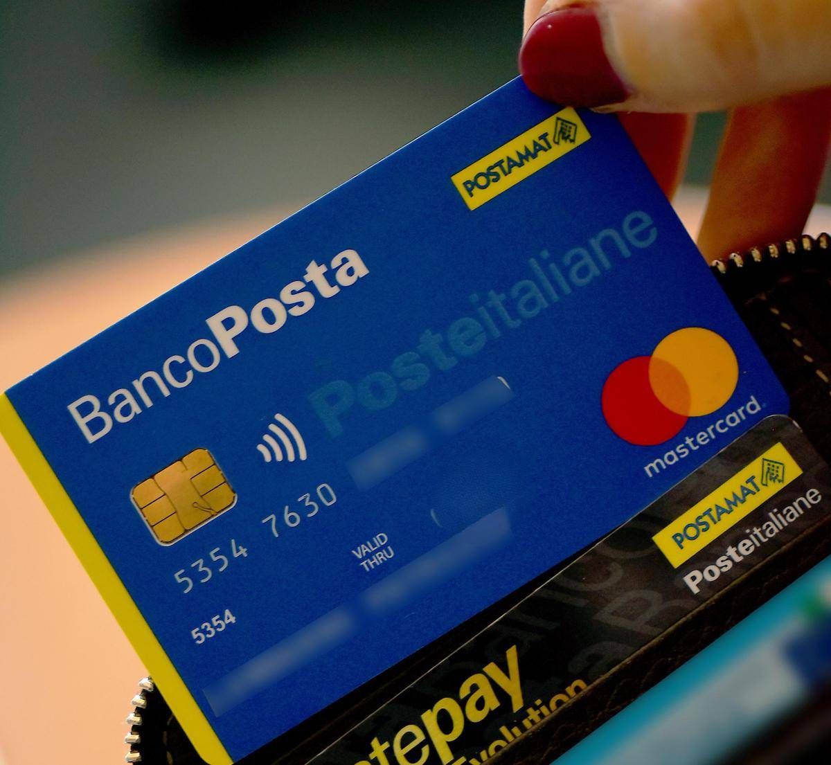 https://www.quotidianodelsud.it/wp-content/uploads/2026/08/carte-poste-italiane.jpeg