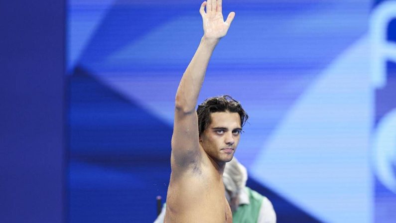 Ceccon torna a Parigi due anni dopo l’oro olimpico (e le dormite sui prati): “Stavolta stanza ok”