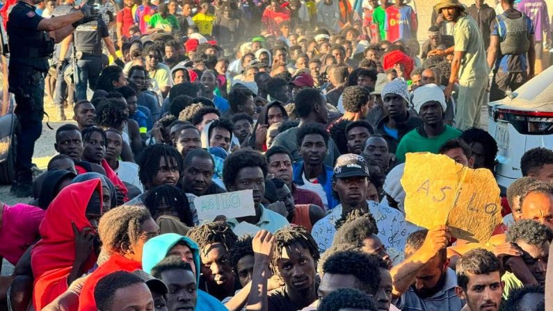 Ceuta, Piantedosi: “Revoca stop Schengen solo con la fine dei rischi. Possibili nuovi arrivi il 15 agosto”