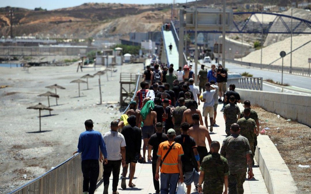 Ceuta, Spagna contro Roma: “E’ il Paese con maggior numero di clandestini in Europa”. Ma allarme Italia accolto da 21 Paesi