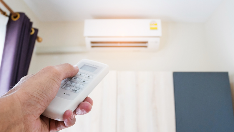 Quanto costa dormire con il condizionatore acceso? La verità dell’esperto