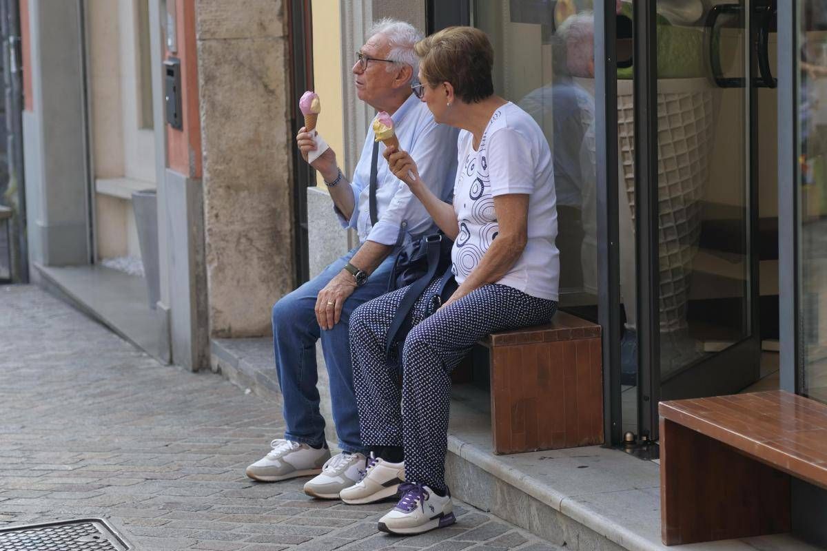 https://www.quotidianodelsud.it/wp-content/uploads/2026/08/coppia-gelato-ipa.jpeg