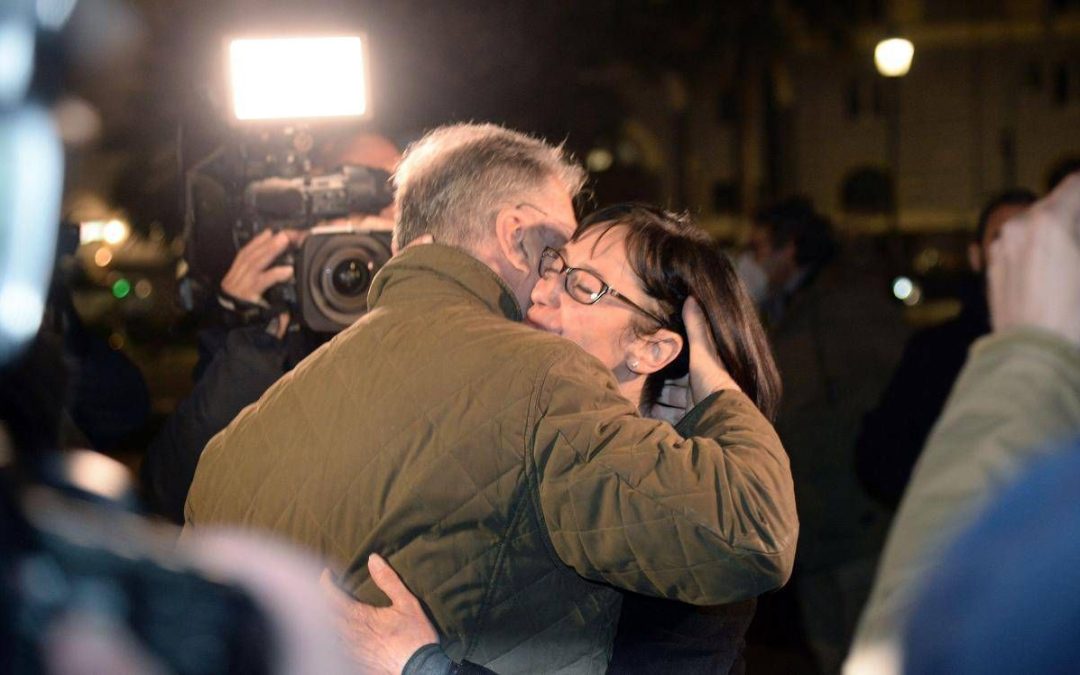 Ilaria Cucchi e Fabio Anselmo si sposano: “Abbiamo scelto di non lasciare che il lutto diventasse l’unica cosa che siamo”