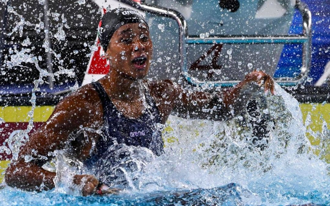 Europei nuoto, Curtis oro nei 50 dorso migliorando il suo record mondiale – Diretta