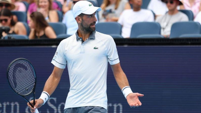 Djokovic preoccupa dopo ko a Cincinnati: “Ho un problema fisico da due anni”