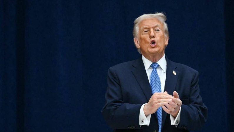 Ucraina, l’ex funzionario Usa Sullivan: “Spirito di Anchorage è crollato, ora per Trump priorità è il Medio Oriente”