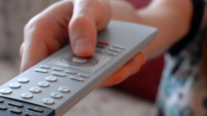 Ascolti tv, ‘Racconto di una notte’ su Canale 5 vince prima serata con 17,5% di share