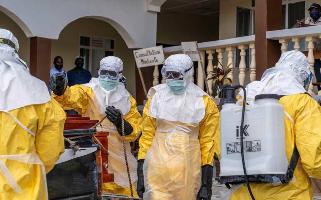 Ebola, il co-scopritore del virus: “Si diffonde a velocità mai vista”