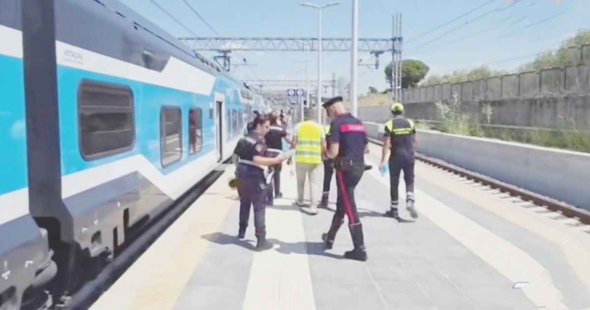 https://www.quotidianodelsud.it/wp-content/uploads/2026/08/eboli-lite-treno-lucani.jpg