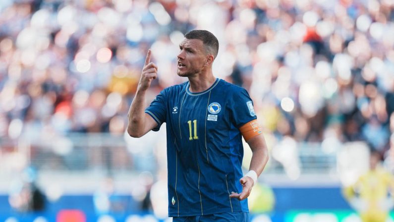 Eterno Dzeko, a 40 anni arriva il rinnovo con lo Schalke 04