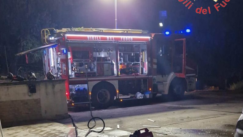 Mileto, scoppia una bombola del gas in un B&B, diversi feriti