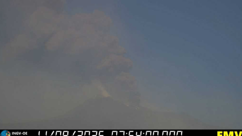 Etna in eruzione, oggi ancora disagi all’aeroporto di Catania: voli in arrivo sospesi fino alle 19