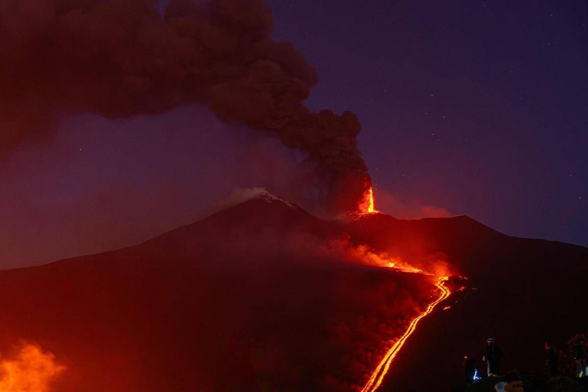 https://www.quotidianodelsud.it/wp-content/uploads/2026/08/etna-eruzione-ipa.jpeg
