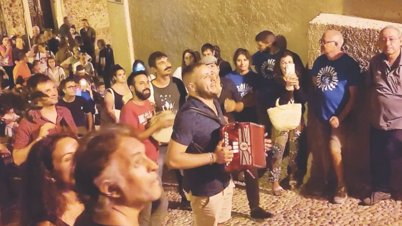 A Motta Filocastro “Facimu Rota”: zampogna, tradizione e comunità