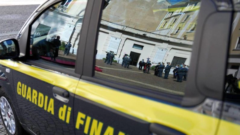 Maxi sequestro di giocattoli contraffatti: oltre 935mila prodotti irregolari, denunciato imprenditore