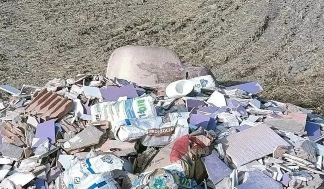 Foggia, trovata discarica abusiva: «Un pericolo per suolo e falde»