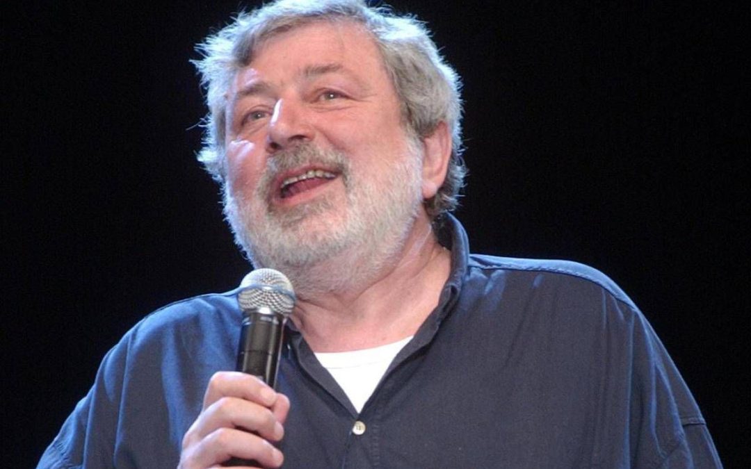 Guccini, domani i funerali: la sua Pavana lo saluta nel silenzio. Il sindaco: “Massimo rispetto per sue volontà”