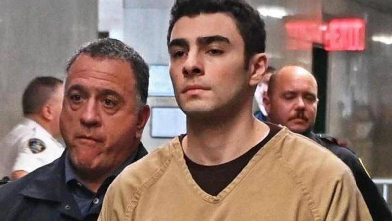 Luigi Mangione, processo rinviato dopo la dichiarazione di colpevolezza