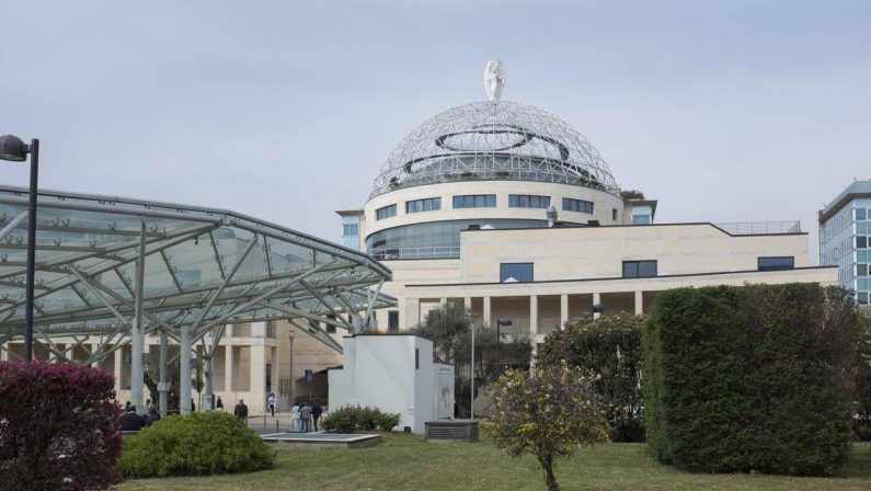 Scambio di embrioni al San Raffaele, riprende attività del centro di Medicina della Riproduzione