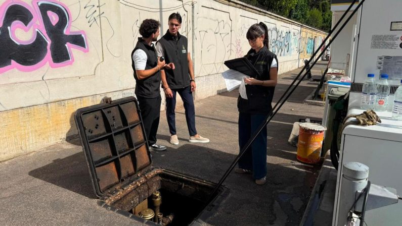 Caro carburanti, in corso maxi operazione Gdf per controlli a distributori a Roma