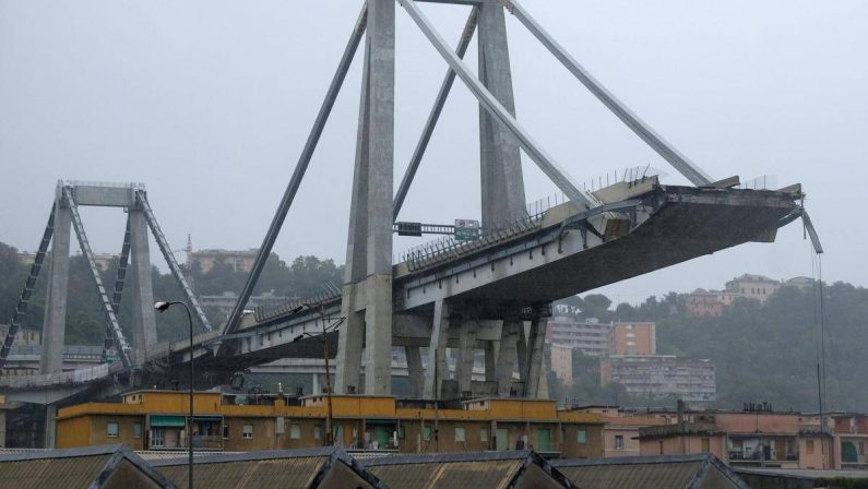 Ponte Morandi, 8 anni fa il crollo con 43 morti: Genova ricorda le vittime