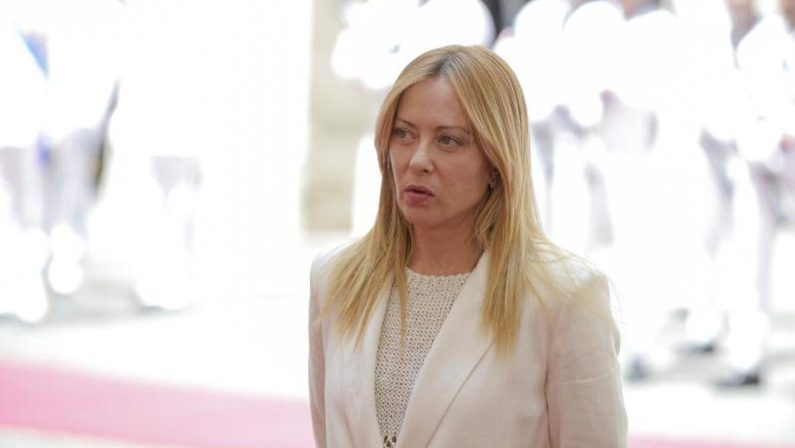 Volenterosi a Kiev, Meloni a Zelensky: “Fermo sostegno dell’Italia a sovranità e integrità dell’Ucraina”