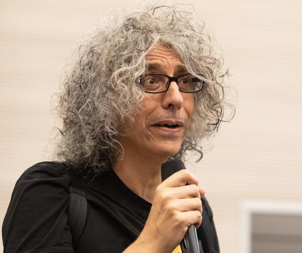 https://www.quotidianodelsud.it/wp-content/uploads/2026/08/giovanniallevi-microfono-ipa-fg.jpeg