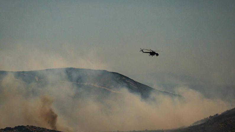 Elicottero precita sull’isola greca di Sifnos, 3 morti: tra le vittime una coppia in viaggio di nozze