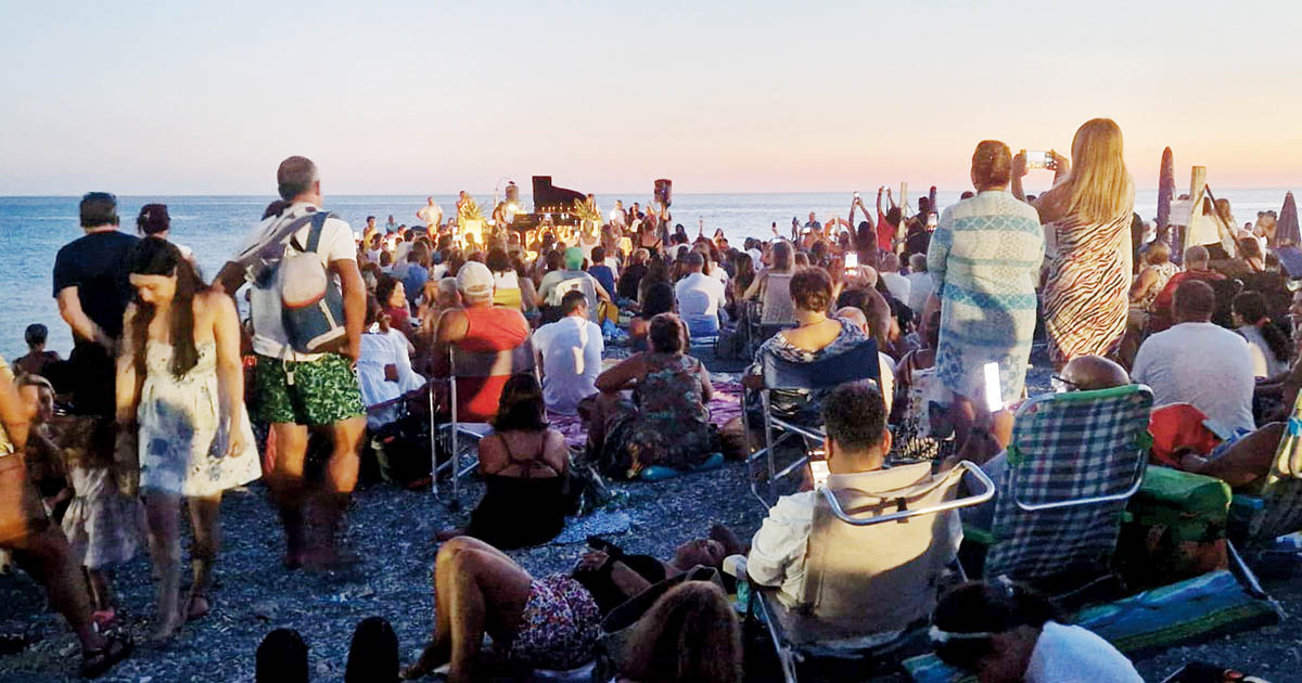 https://www.quotidianodelsud.it/wp-content/uploads/2026/08/guardia-al-tramonto-guardia-piemontese.jpg