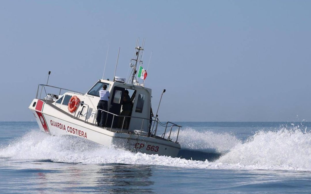 Ponza, trovato in mare il cadavere di un uomo con maschera e pinne