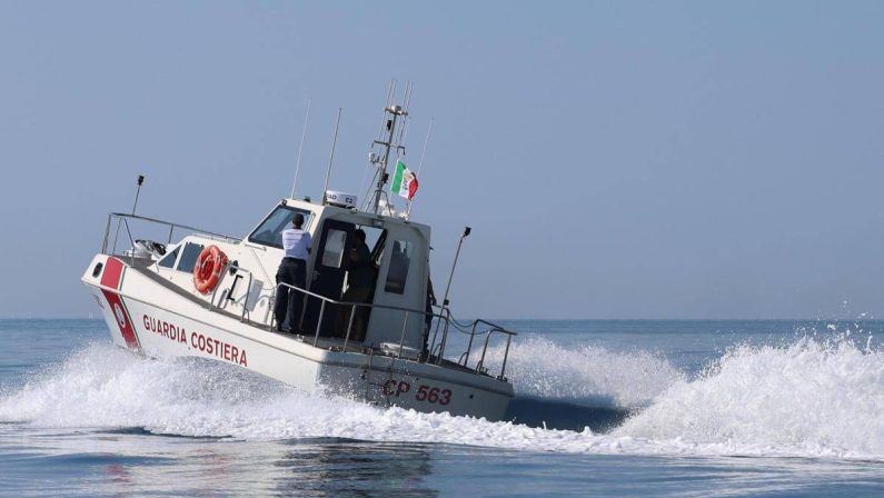 Ponza, trovato in mare il cadavere di un uomo con maschera e pinne