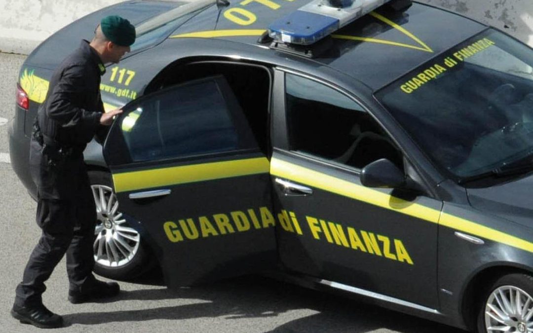 Bari, francese arrestato al porto: trasportava 3 missili da guerra su un furgone