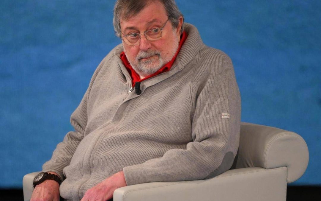 Addio a Francesco Guccini, il cantautore morto a 86 anni