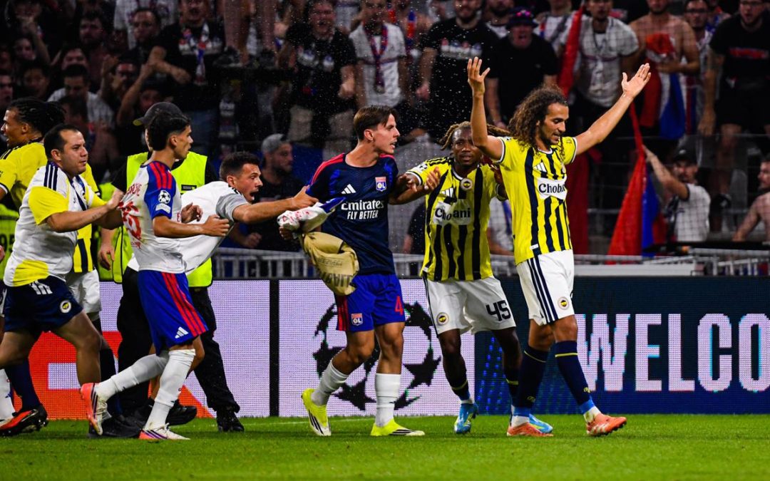 Guendouzi contro i tifosi del Lione: maxi rissa in Champions