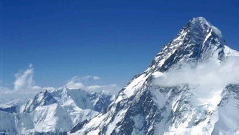 Nepal, ritrovati corpi cinque alpinisti dispersi dopo valanga a novembre: tra loro due italiani