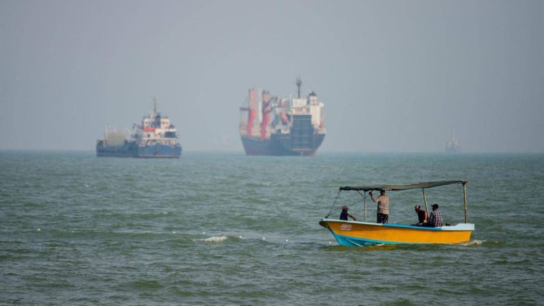 Iran, “tre nodi” bloccano l’accordo per la riapertura di Hormuz