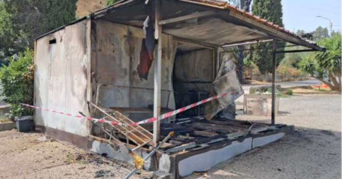 https://www.quotidianodelsud.it/wp-content/uploads/2026/08/incendio-chioschi-cimitero-corigliano.jpg