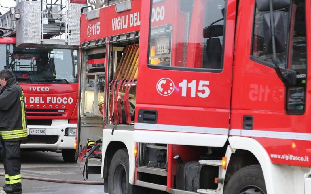 Ancona, inalano sostanze tossiche in cantiere: due operai in ospedale