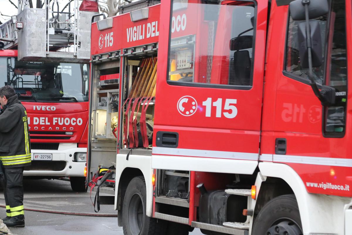 https://www.quotidianodelsud.it/wp-content/uploads/2026/08/incendio-in-una-abitazione-in-un-palazzo-in-via-quarenghi-nel-quartiere-bonola-gallaratese.jpeg