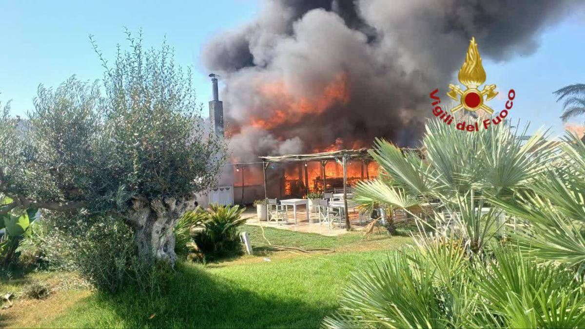 https://www.quotidianodelsud.it/wp-content/uploads/2026/08/incendio-rambla.jpeg