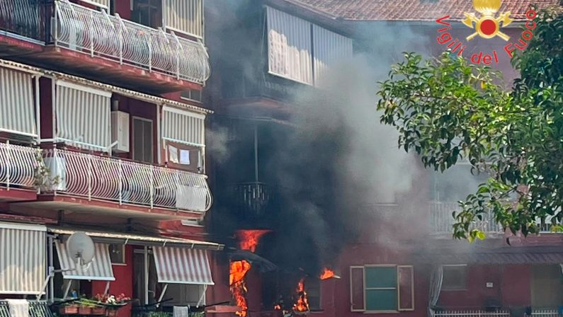 Lamezia, incendio in un’abitazione, salvati un’anziana e un cane