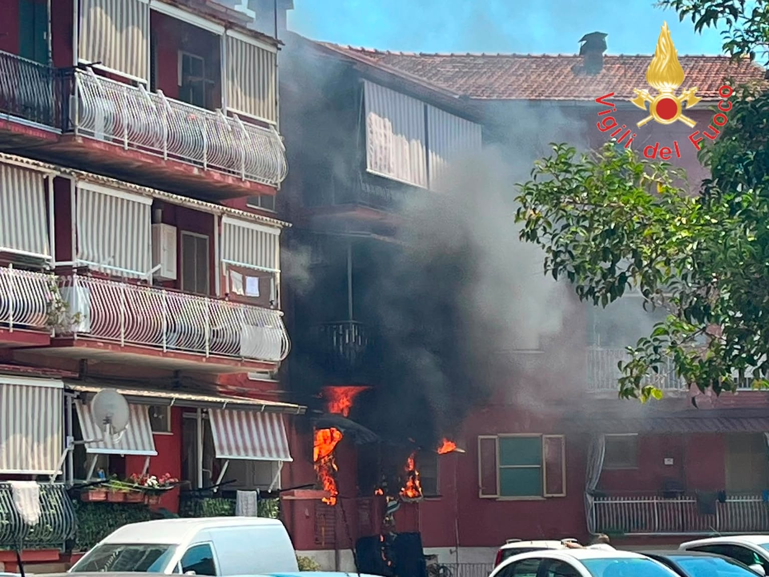 https://www.quotidianodelsud.it/wp-content/uploads/2026/08/incendio-villaggio-kennedy-lamezia.jpeg