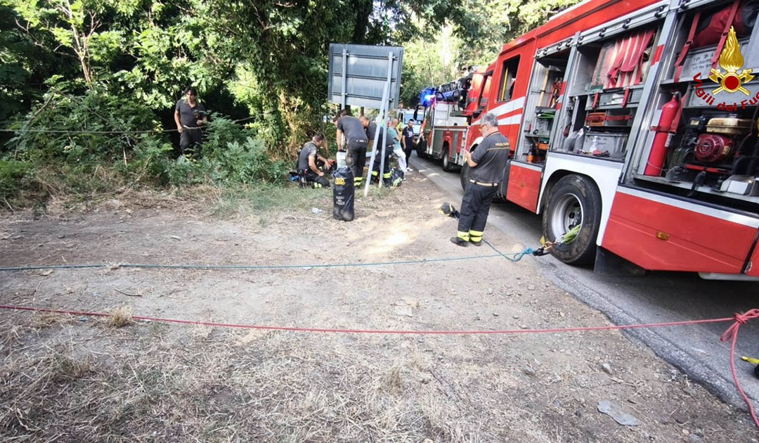 Tragedia in Aspromonte, due persone precipitano in un dirupo, una è morta
