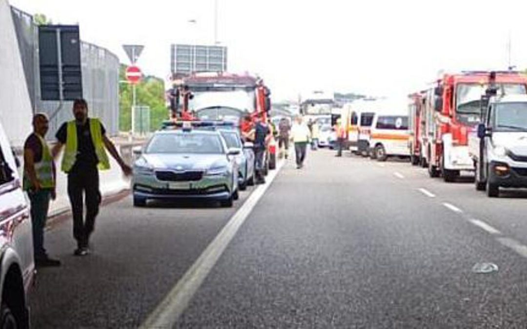 Incidente sulla Rieti-Terni tra un pullman, un camper e due auto: 5 morti e 5 feriti